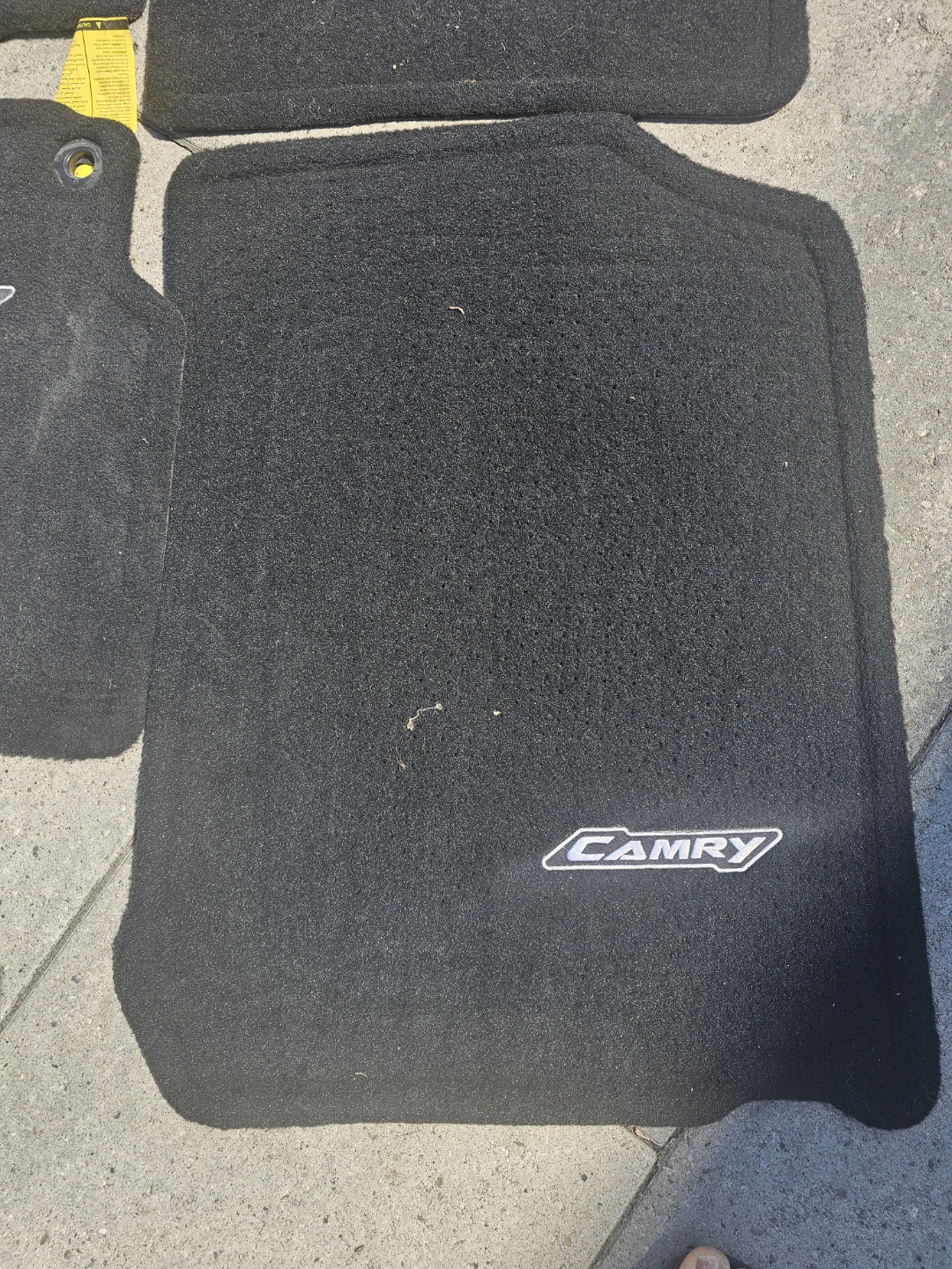 Toyota Camry Floor Mats Set - photo 2