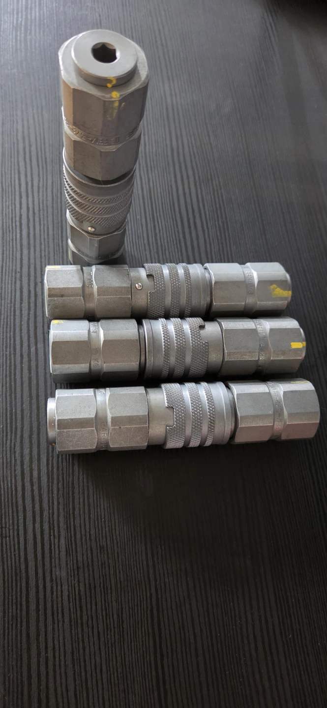 Parker Hydraulic Couplers - photo 2