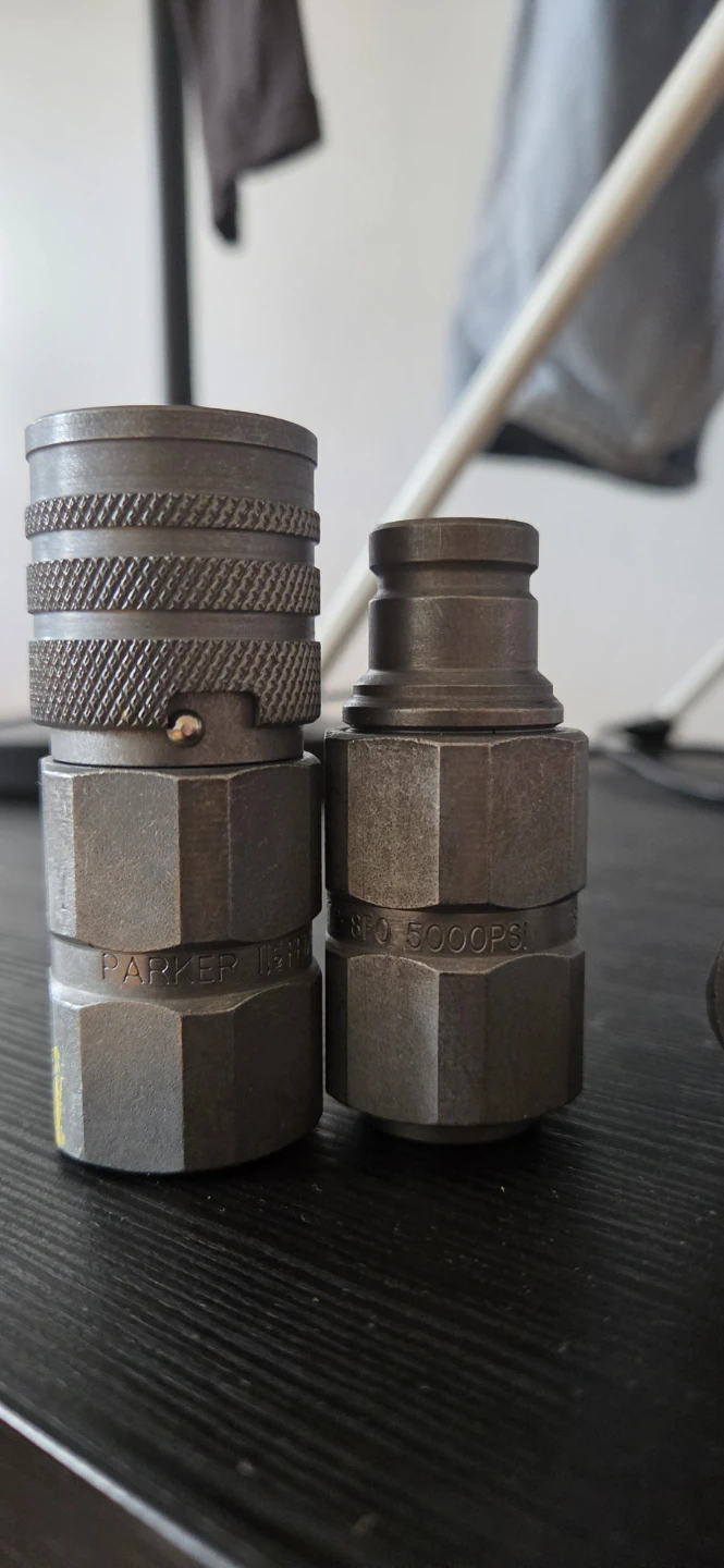 Parker Hydraulic Couplers - photo 4