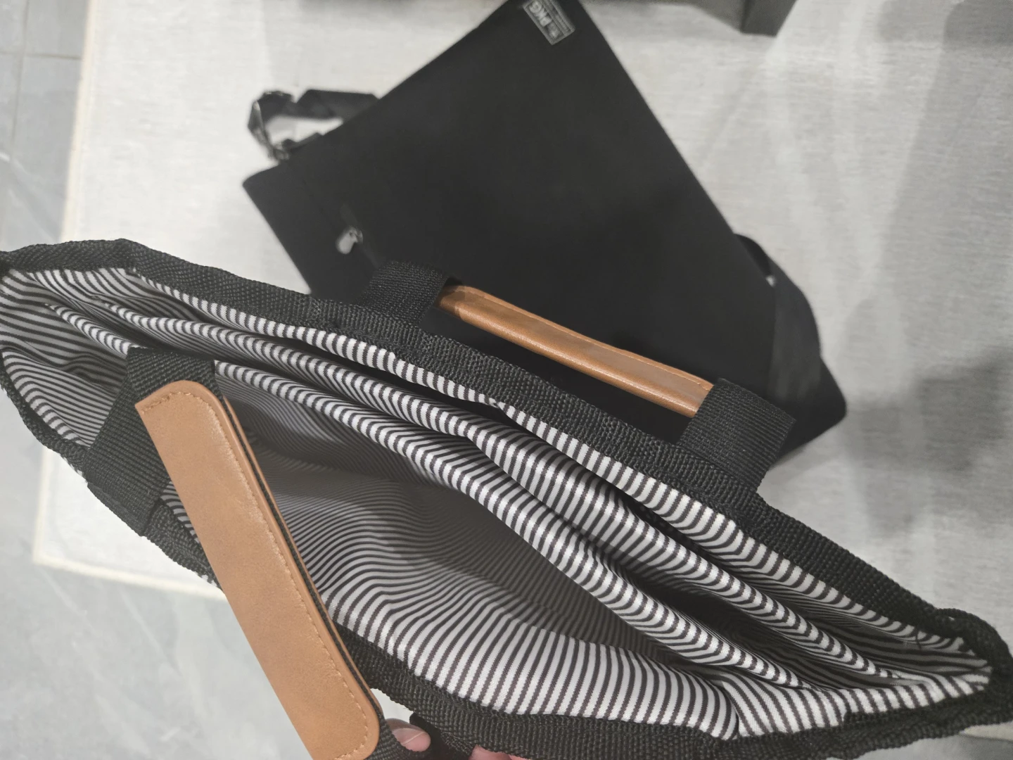 PKG Messenger Bag