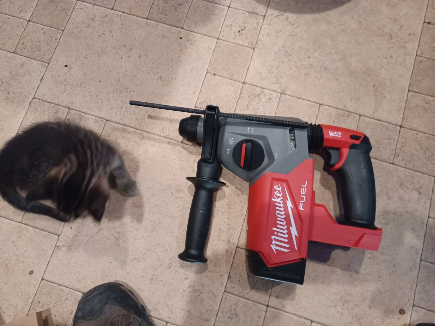 Milwaukee M18 FUEL 1" SDS Plus Rotary Hammer - photo 2