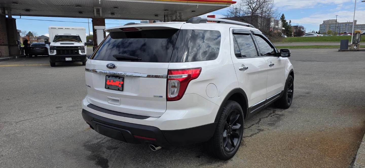 2013 White Ford Explorer Limited SUV - photo 3