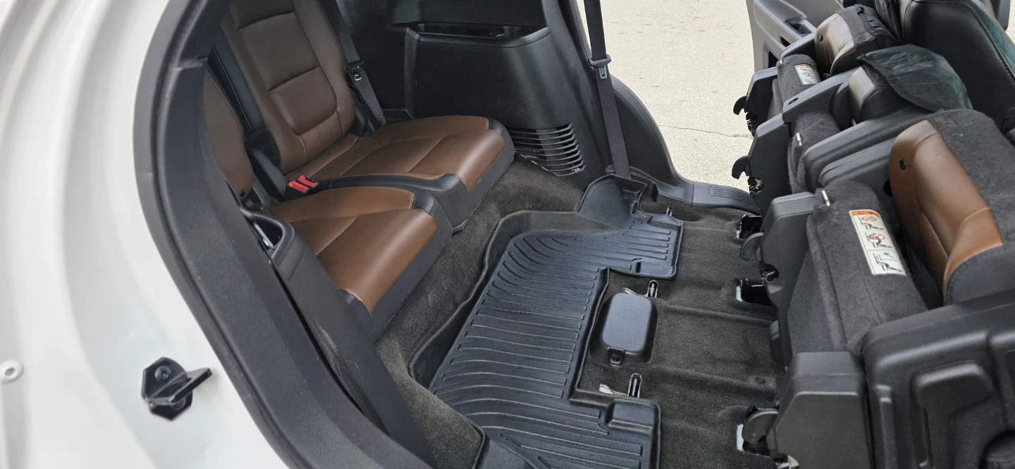 2013 White Ford Explorer Limited SUV - photo 4