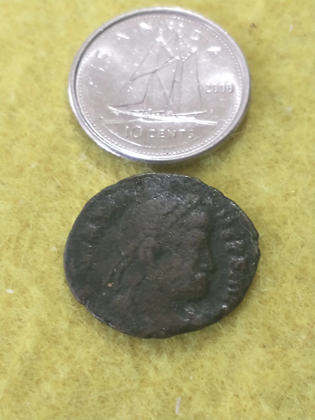 Circa 3rd century ancient Roman coin unattributed - photo 2
