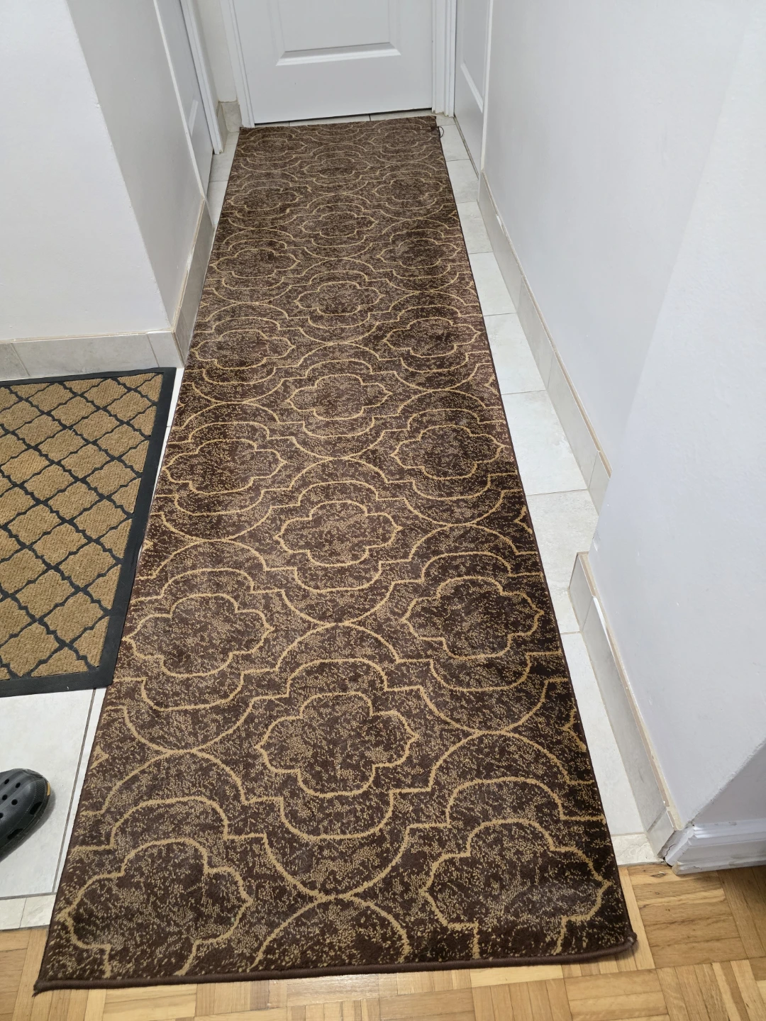 Brown Hallway Runner Rug with Trellis Pattern