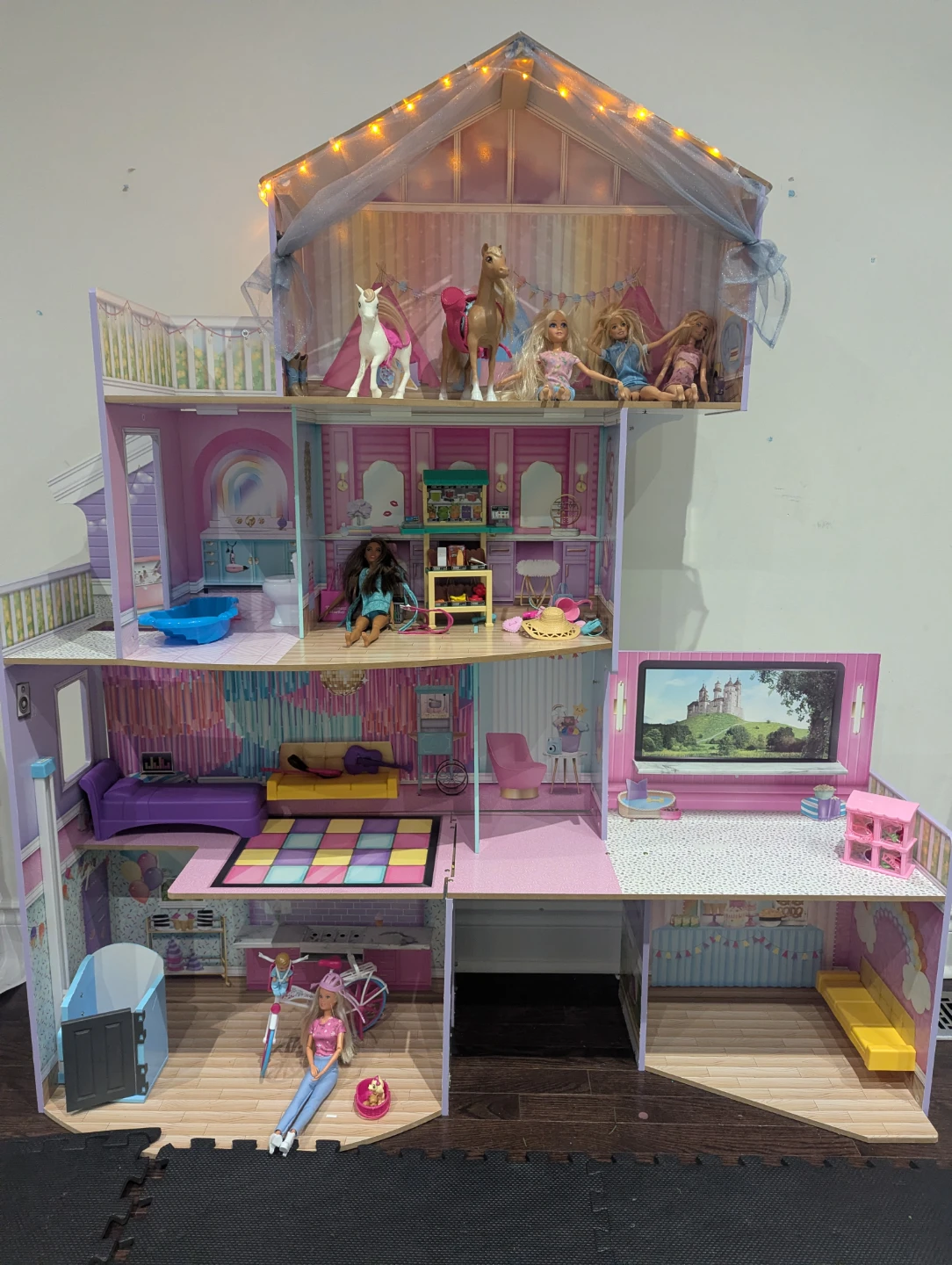 Large Dollhouse with Furniture and Dolls