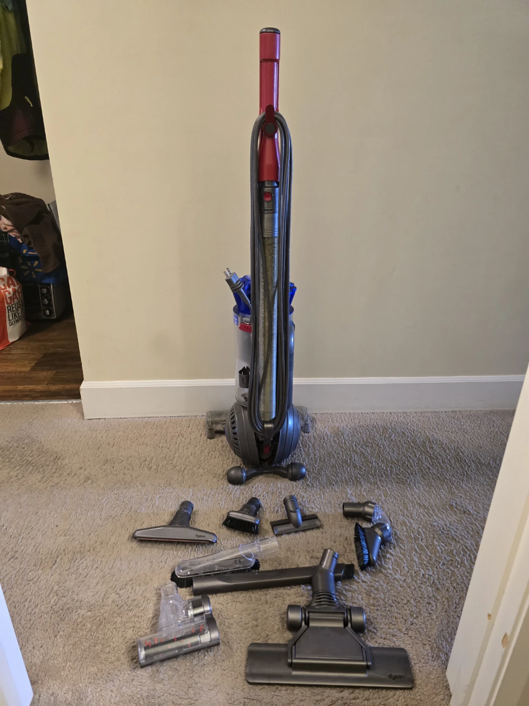 Dyson DC66 vacuum - photo 3