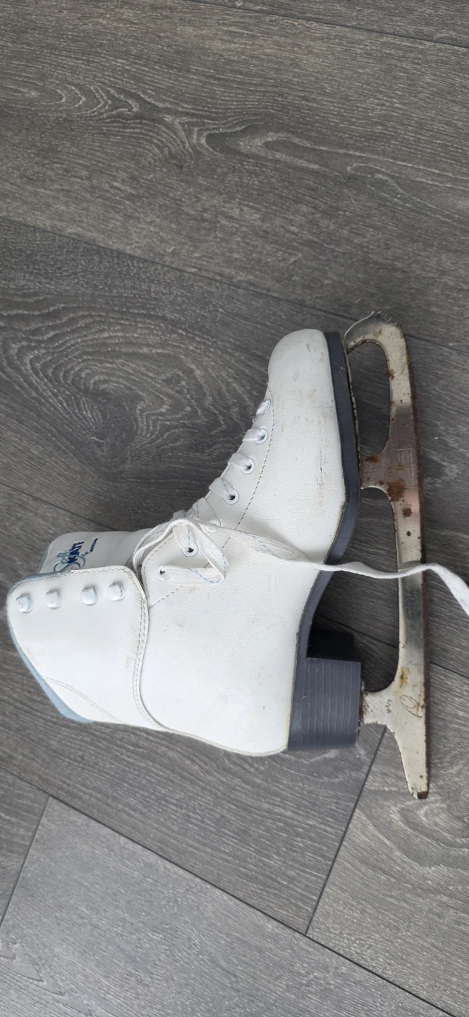 White Figure Skates - Size 7 - photo 2