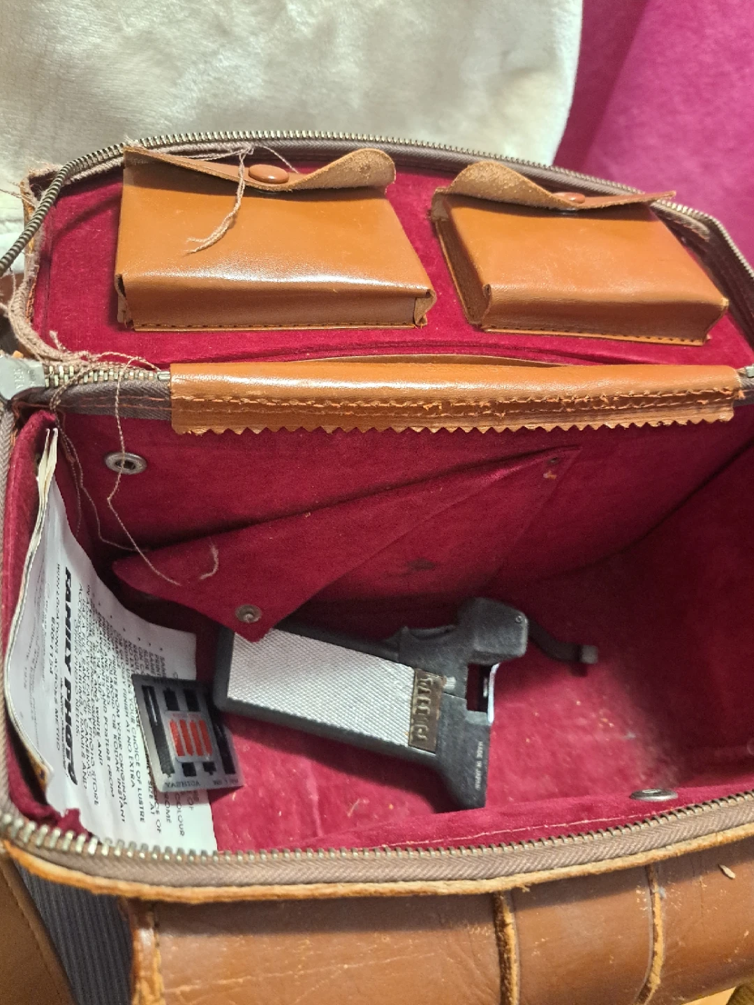 Vintage Movie Camera with Accessories - photo 3