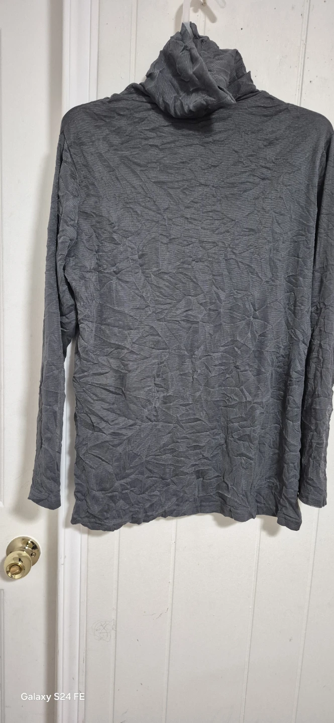Women's Grey Textured Turtleneck Top