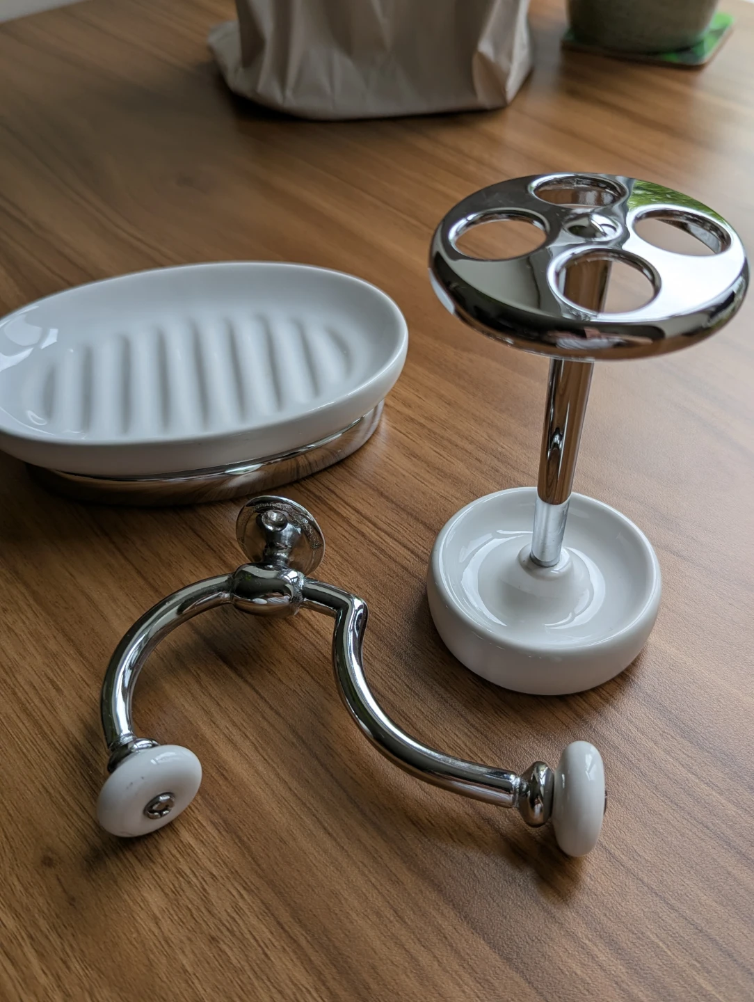 White Ceramic Bathroom Set
