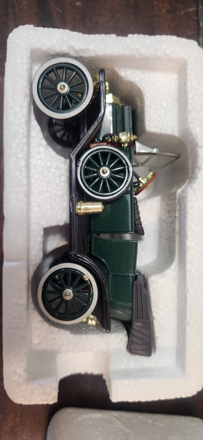 National Motor Museum Mint 1:32 scale diecast 1910 Ford Model