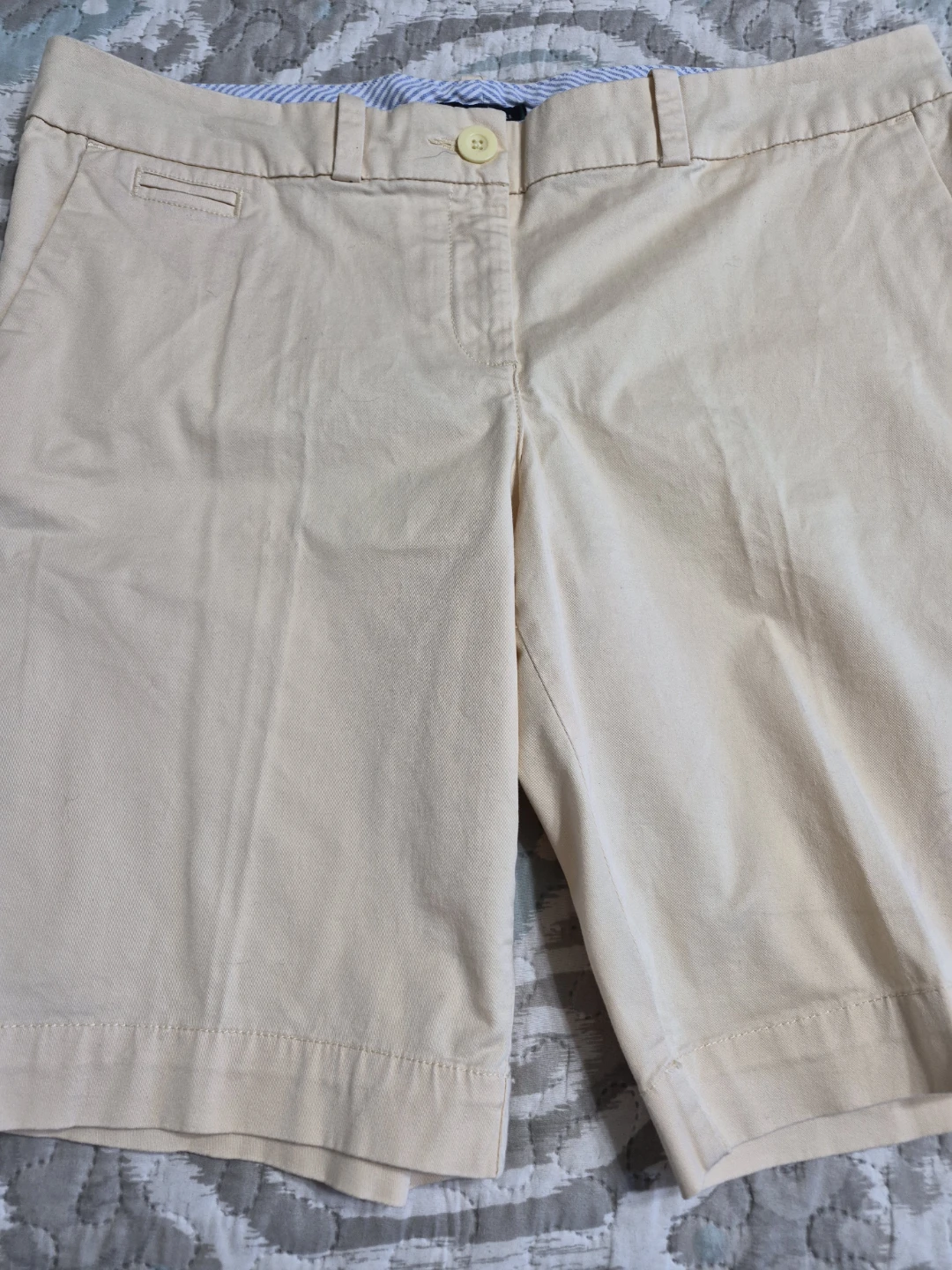 Ladies Size 12 Tommy Hilfiger Cream Shorts - photo 2