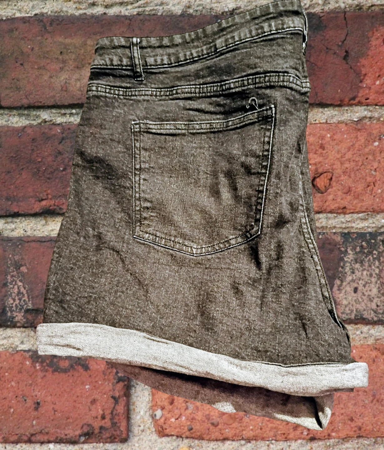 Women's jean shorts by Serra size 16/18 Run's Big..
