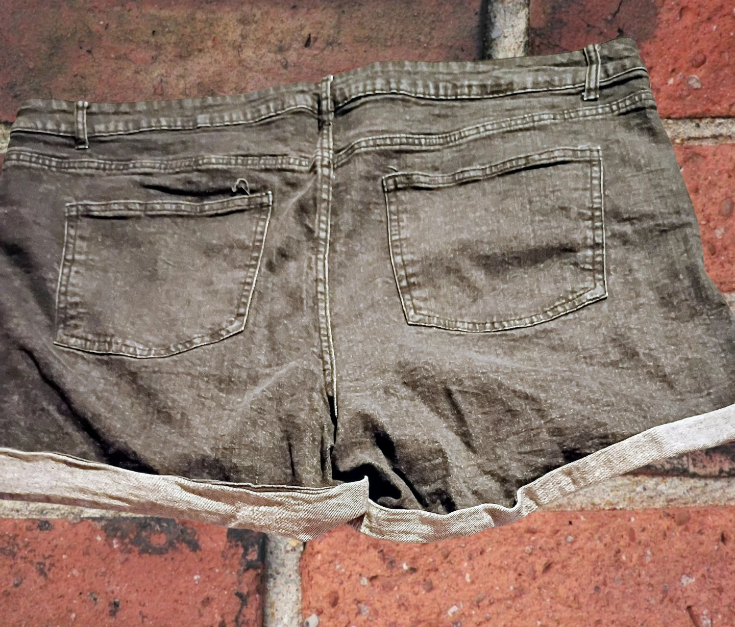 Women's jean shorts by Serra size 16/18 Run's Big.. - photo 3