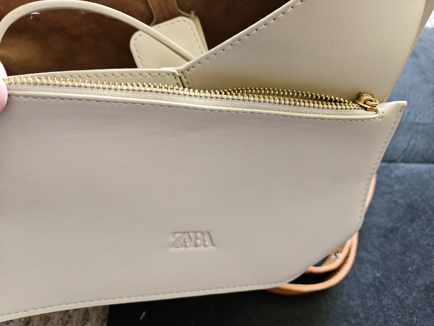 NEW Zara Beige Shoulder Bag with Pouch - photo 3