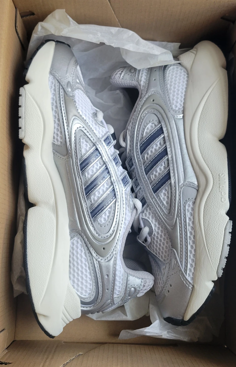 Adidas OZMILLEN J Silver White Running Shoes Size 5 Youth - photo 5