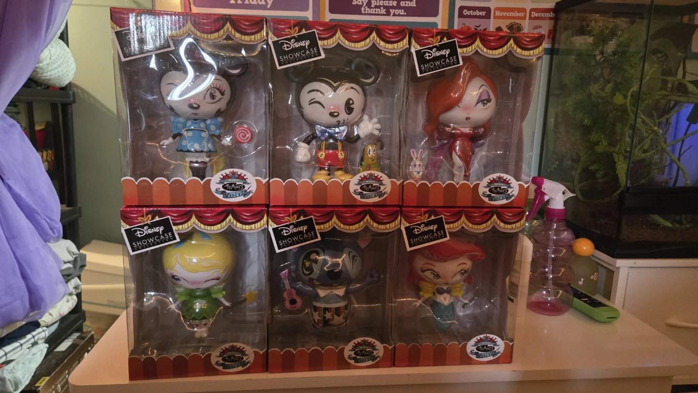 Disney Showcase Collection Vinyl Figures