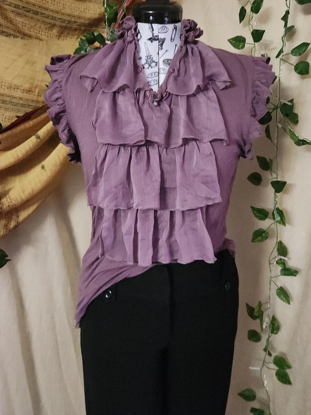 Women's Purple Ruffled V-Neck Blouse and Black Pants Set - photo 2
