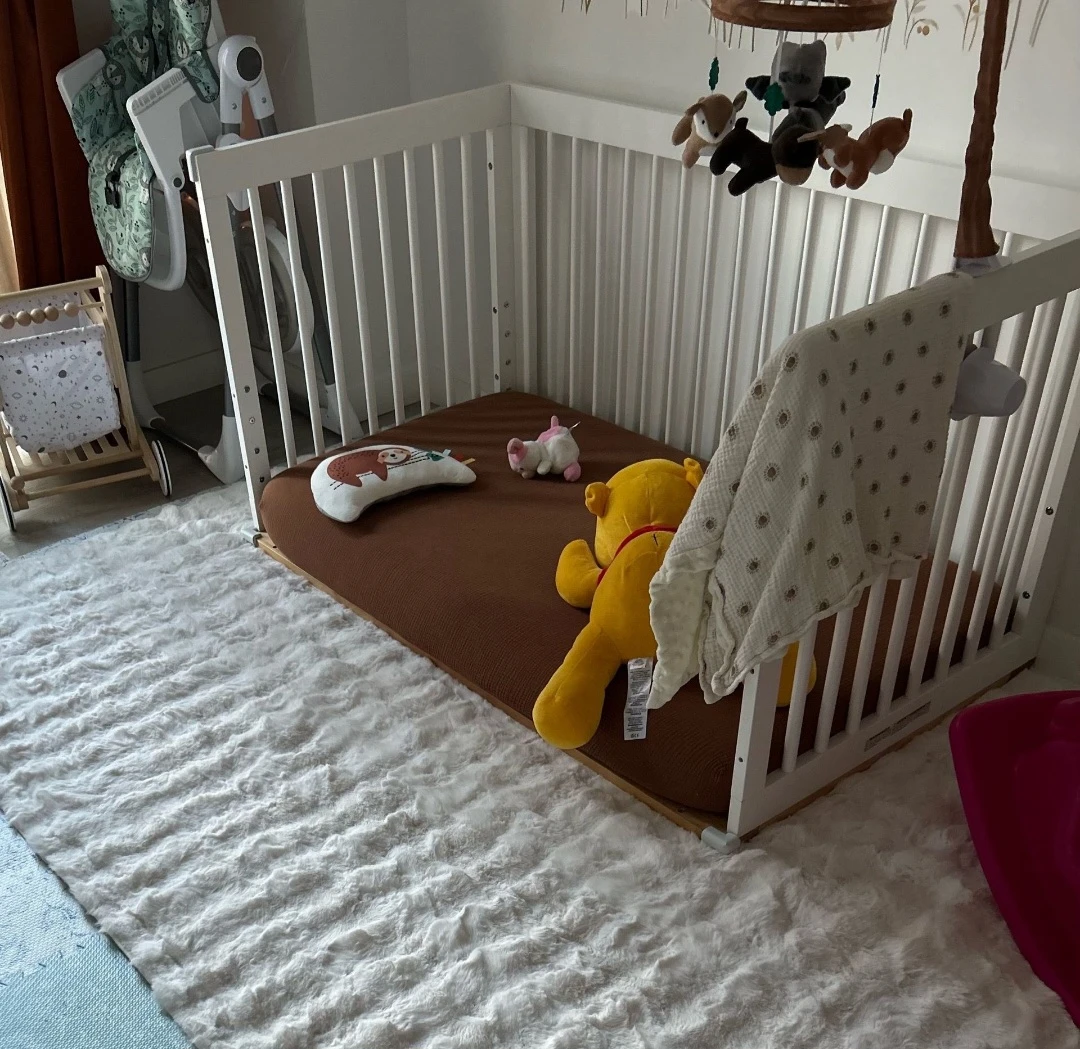 Baby Crib with Adjustable Mattress Height - photo 3