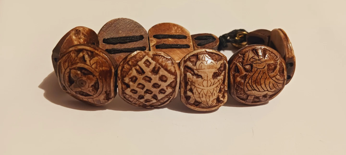 Carved scarab beetle beaded bracelet