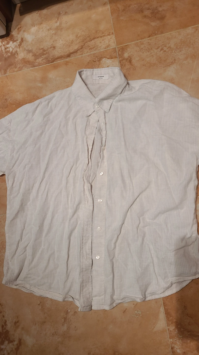 SLOWAND Striped Button-Up Shirt