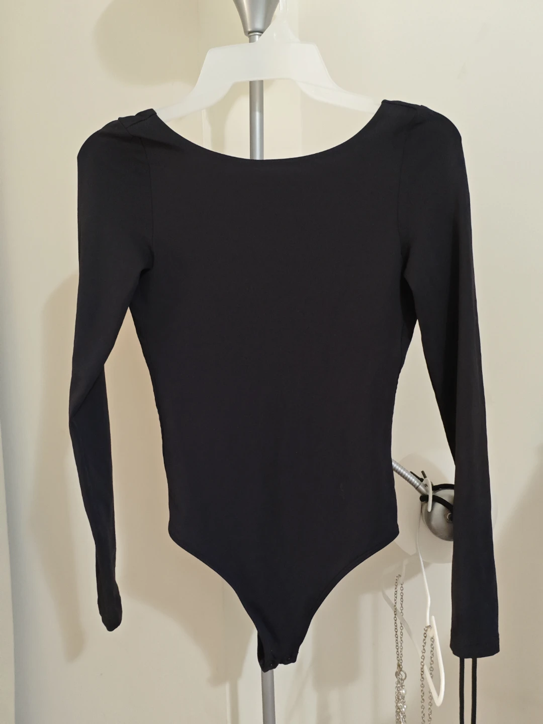 aritzia babaton contour open back black bodysuit (size XS)