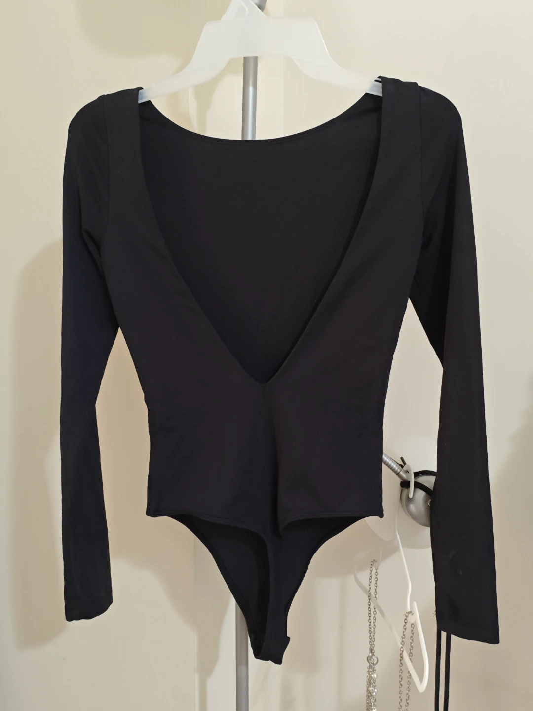 aritzia babaton contour open back black bodysuit (size XS) - photo 2