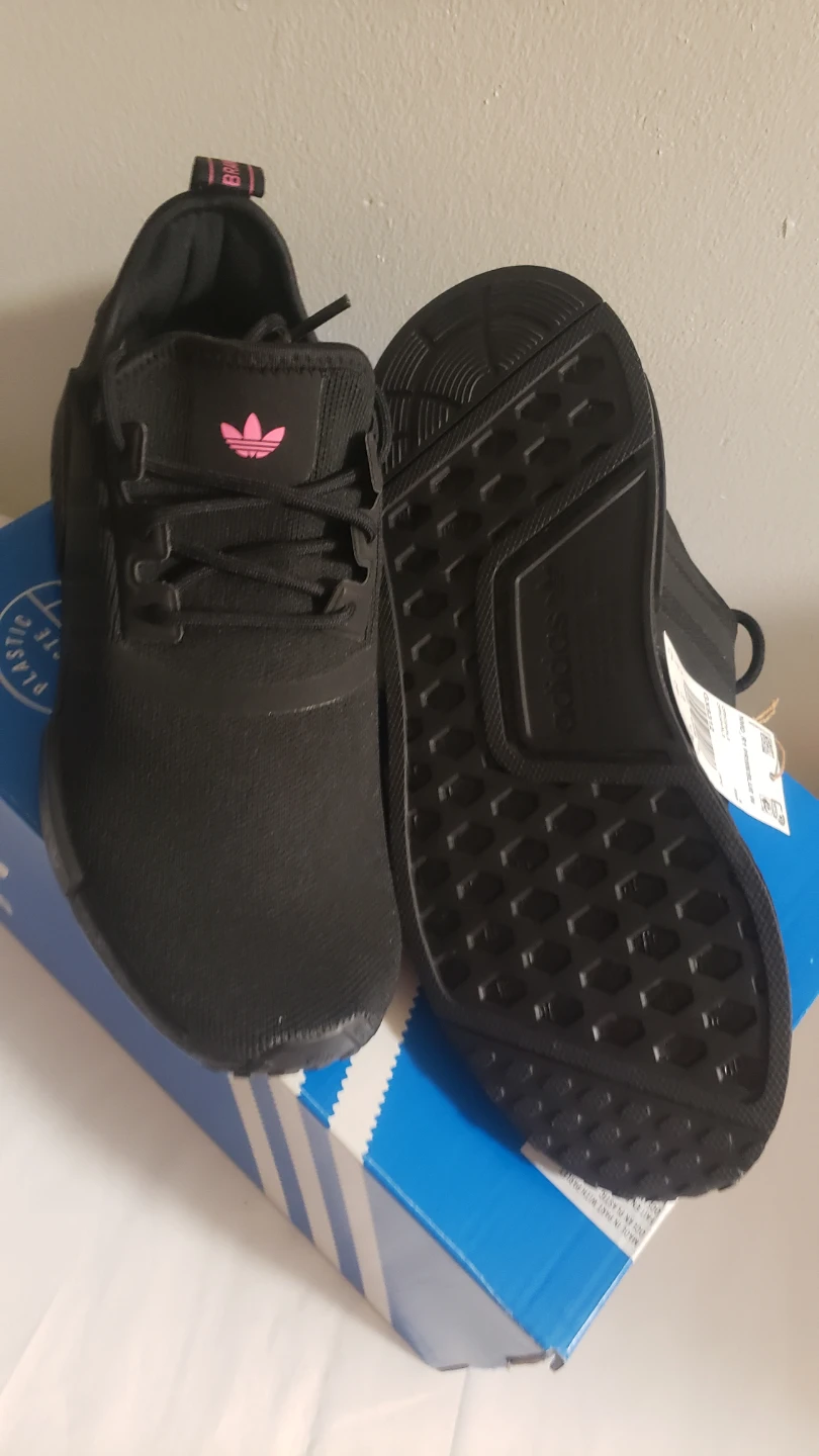 Brand new Adidas R1 Primeblue Women's Shous S 7.5vand 8