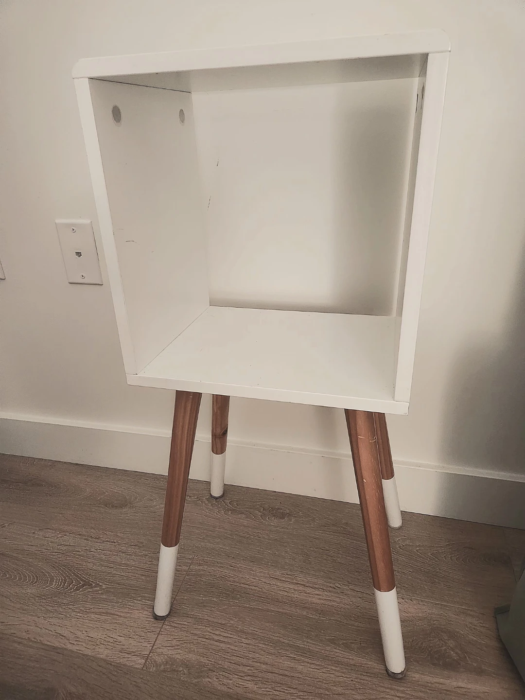 2 White Cube Shelf Units with Wood Legs - photo 2