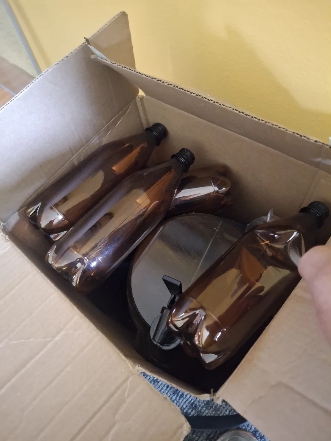 Mr. Beer Equipment Kit Homebrew System - photo 2