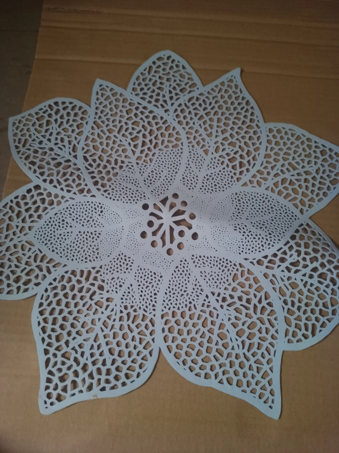 Set of 4 Silver Floral Placemats - photo 2