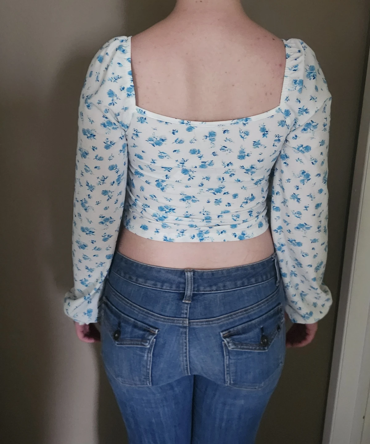 White & Blue Floral Tie-Front Long Sleeve Crop Top - photo 3
