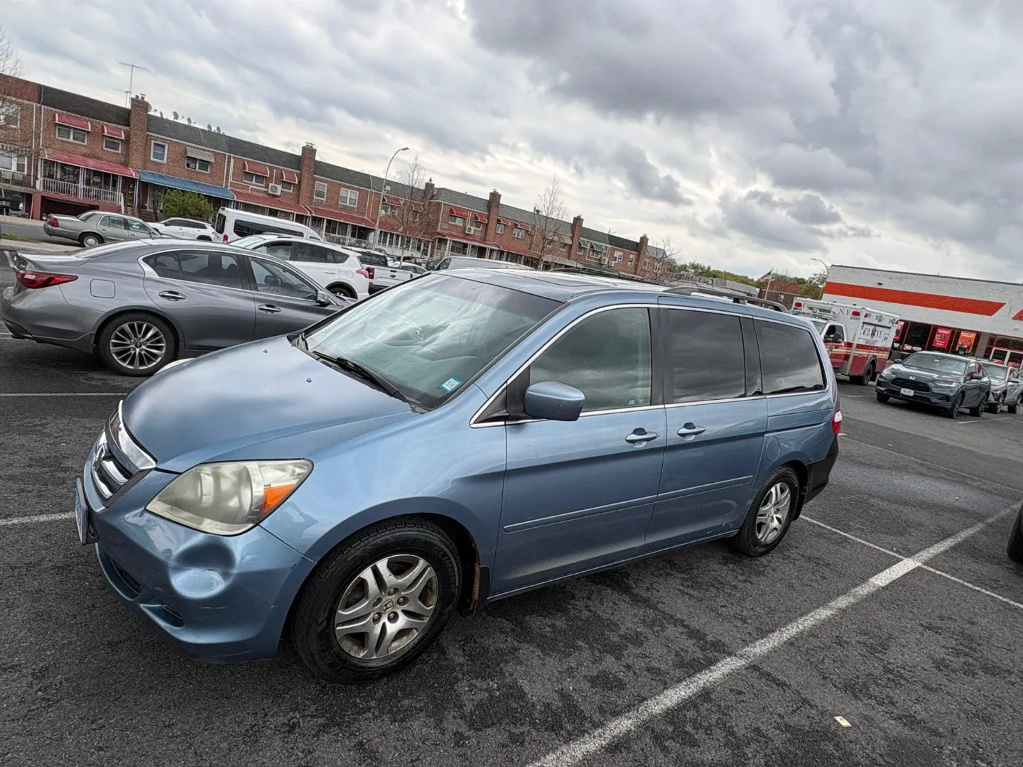 Blue Honda Odyssey 2005 Minivan - photo 3