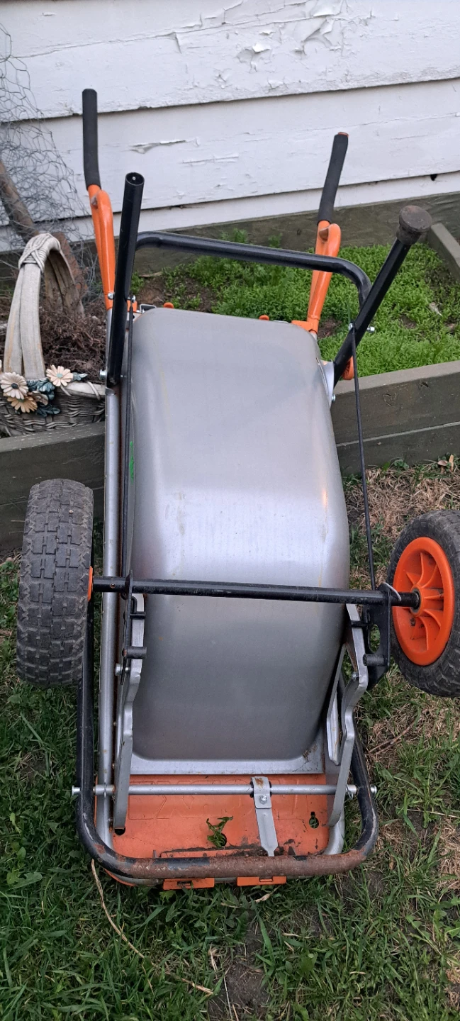 Wheelbarrow - photo 4