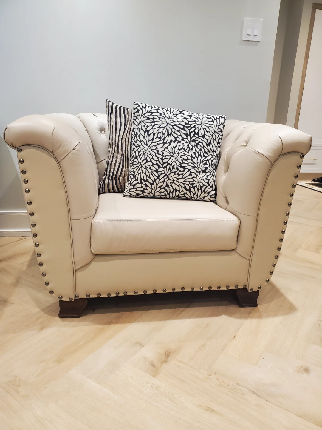 Couch - set of 3, Sofa, Loveseat and Chair - photo 2