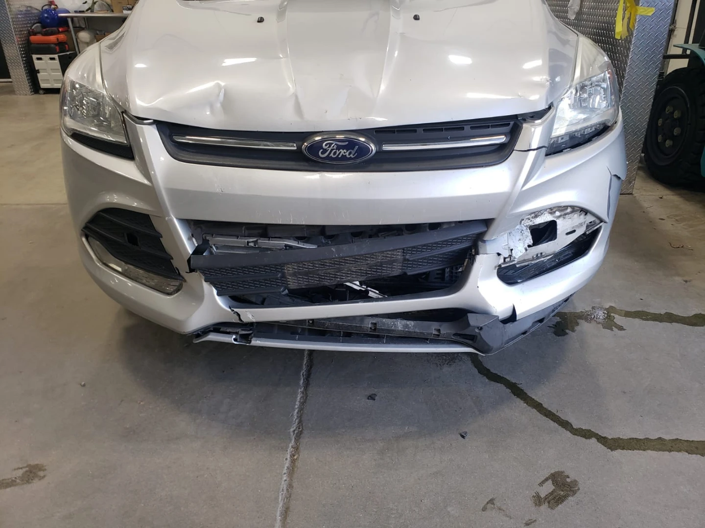 Silver Ford Escape 2014
