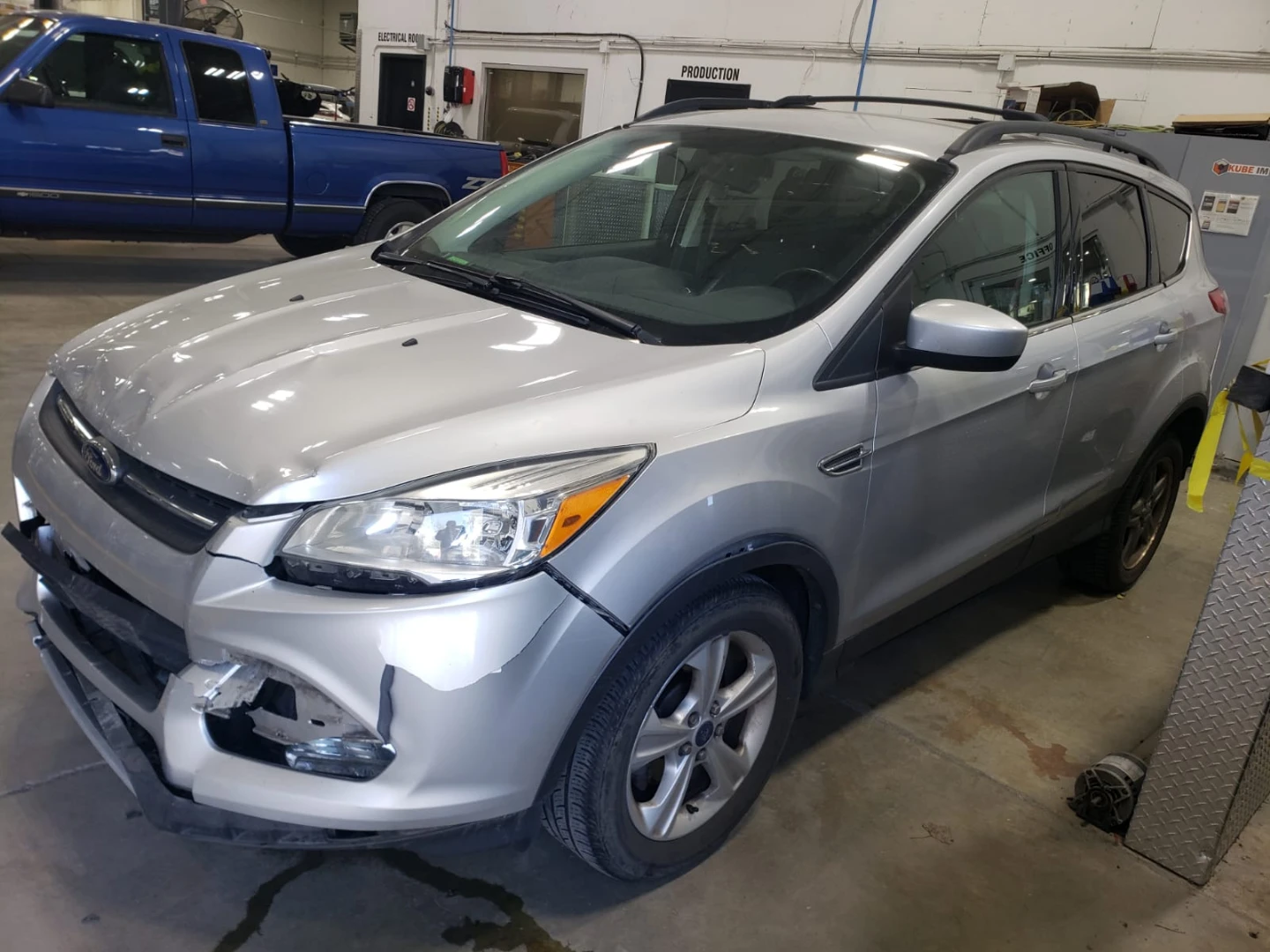 Silver Ford Escape 2014 - photo 2
