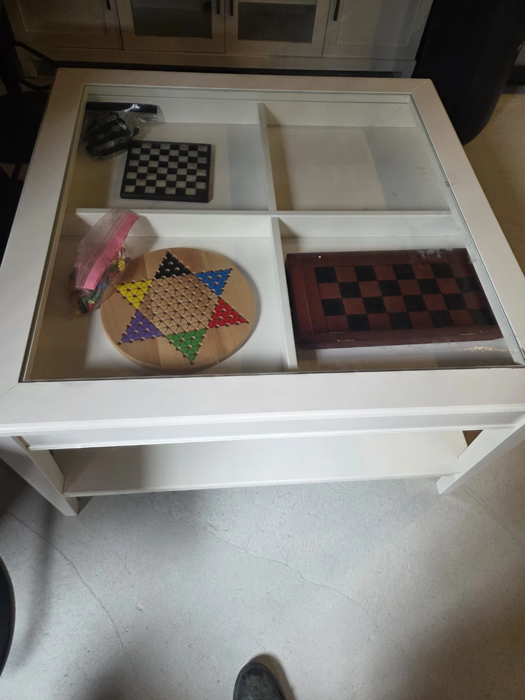 Ikea White Coffee Table - photo 2