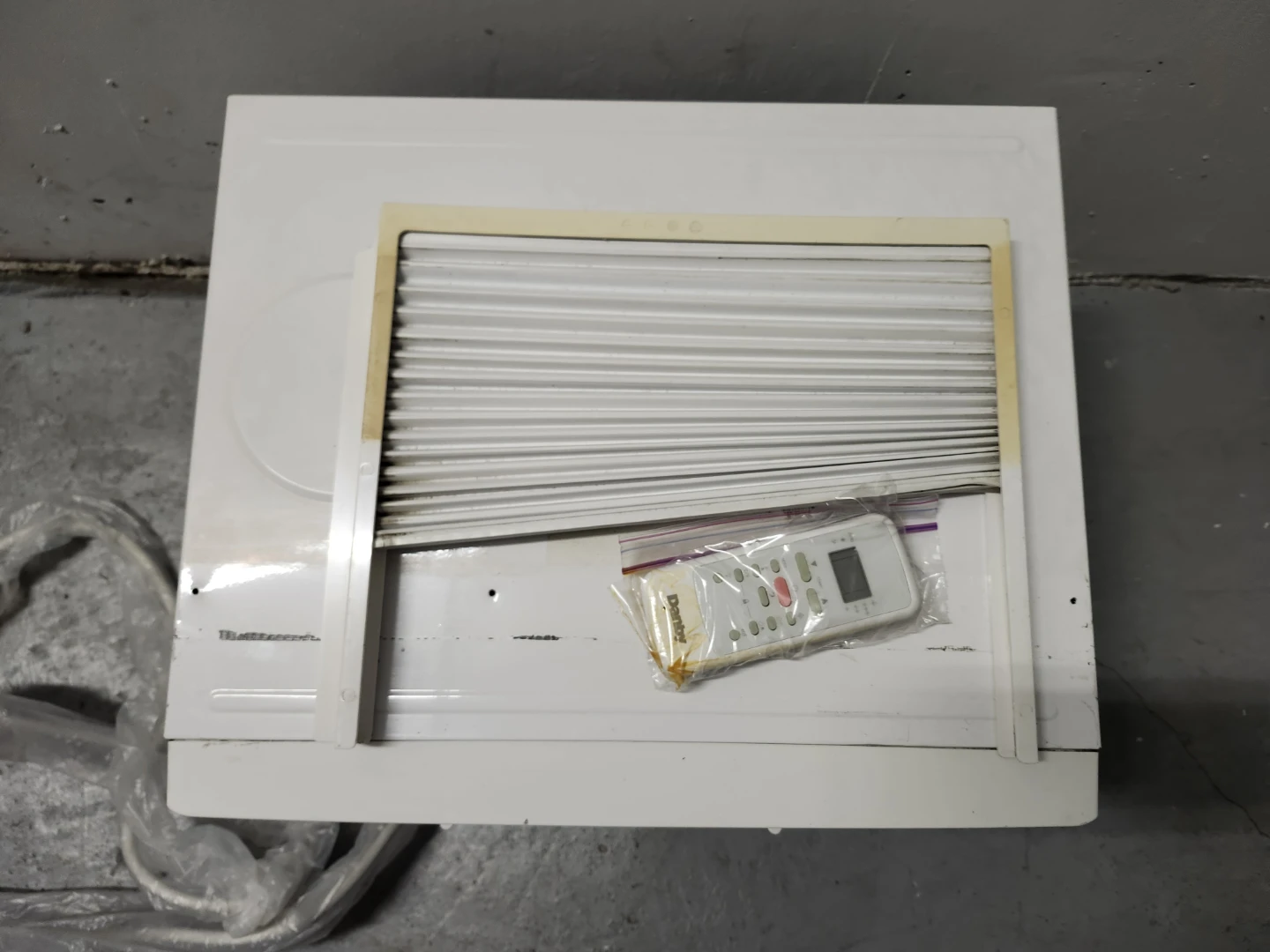 Danby Window Air Conditioner with Remote - photo 3