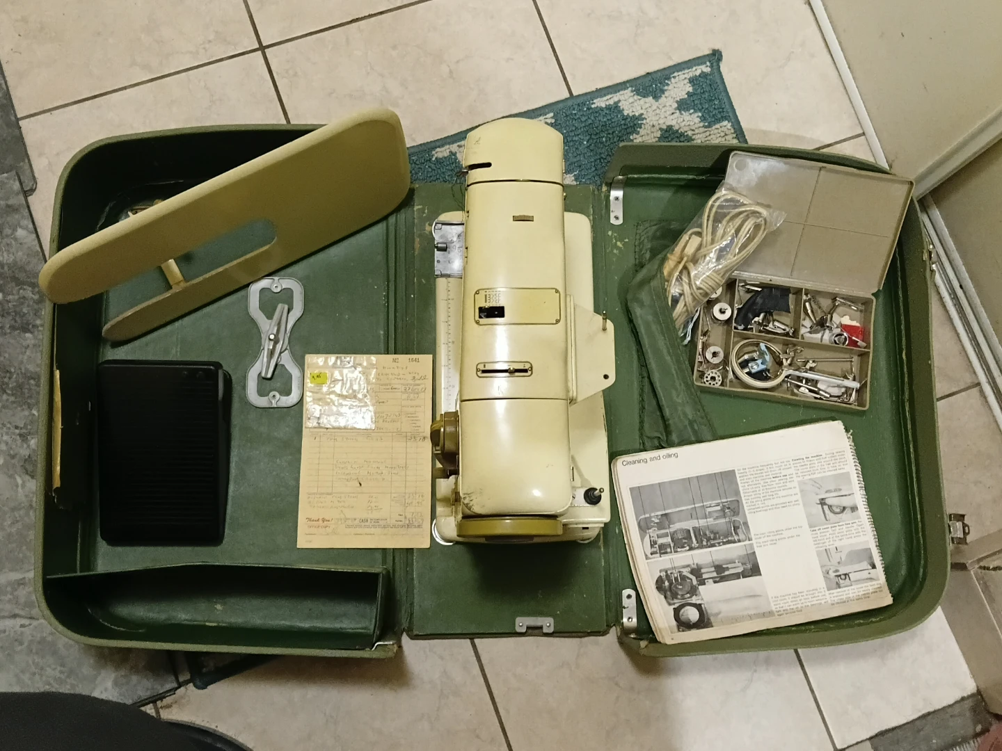 Bernina Sewing Machine with Case and Accessories - photo 5