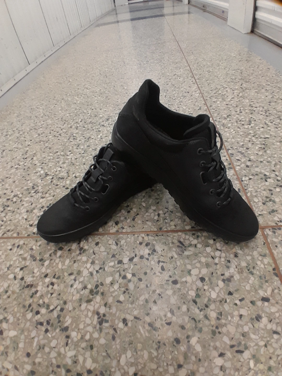 ECCO Black Sneakers Elite Men's Size 10.5