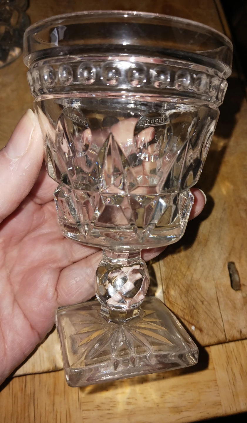 Vintage Diamond Pattern Glass Goblets - photo 3
