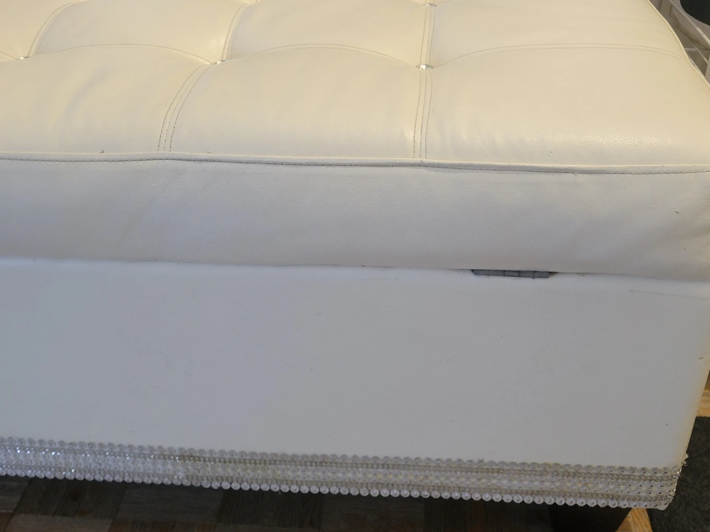 White Tufted Storage Ottoman - photo 2