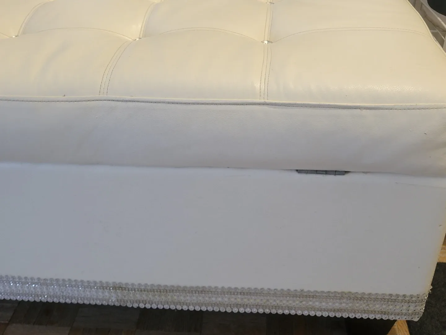 White Tufted Storage Ottoman - photo 2