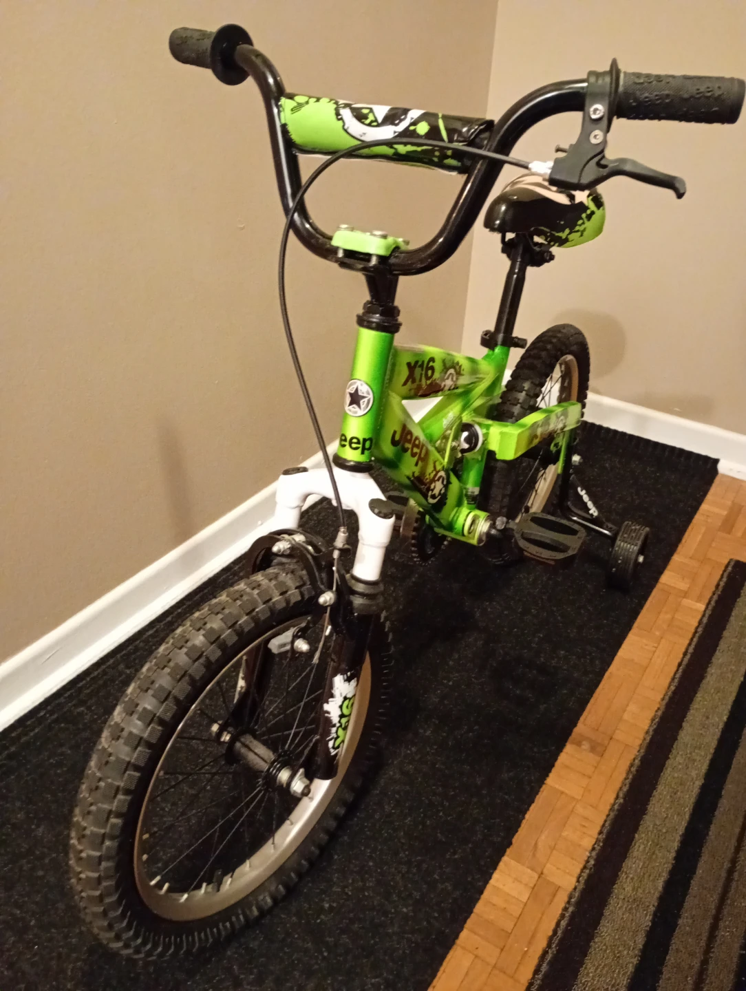 Jeep X16 Kids Bike with Training Wheels