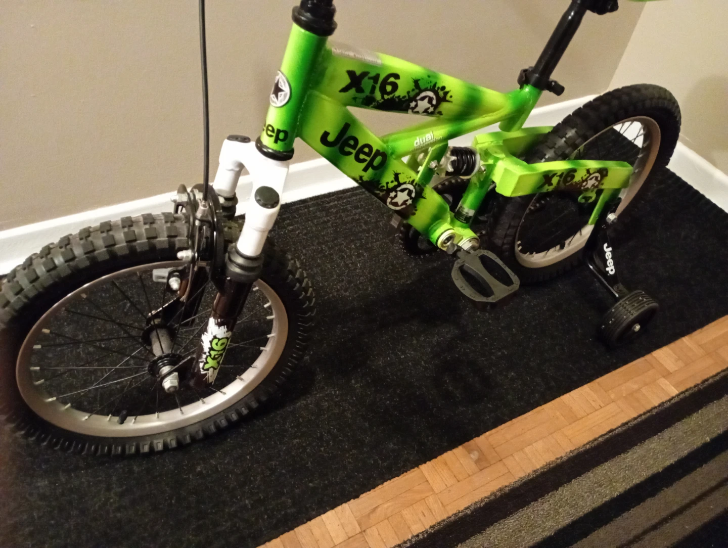 Jeep X16 Kids Bike with Training Wheels - photo 4
