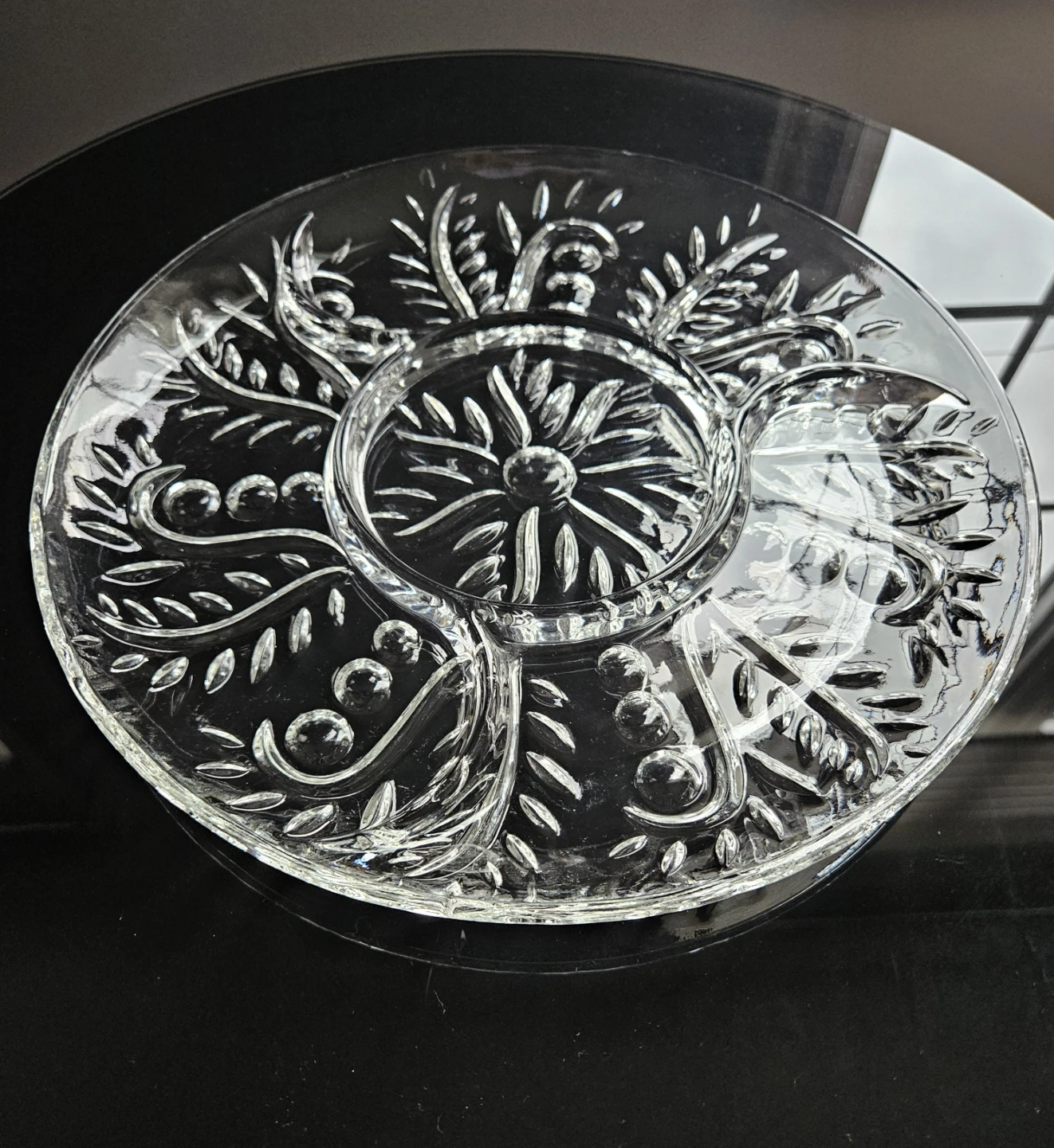 4 Part Divided Glass Serving Dish - photo 2