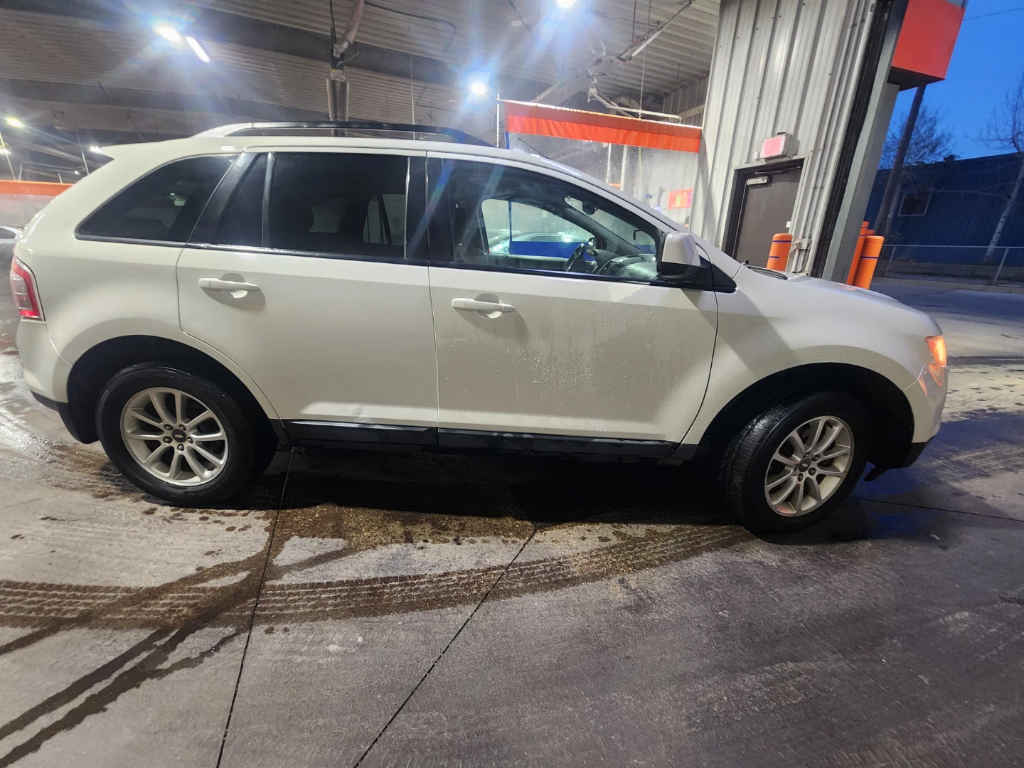Ford Edge SUV - photo 5