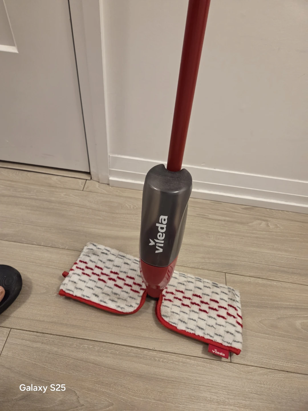 Vileda Spray Mop with 2 Refills - photo 3